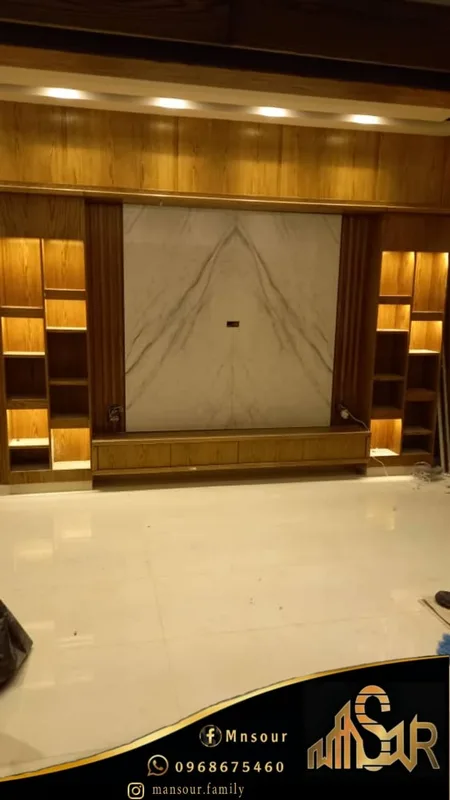 حائط شاشة بديكور خشب