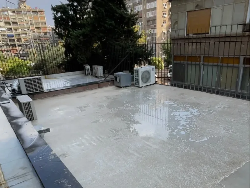 صب سقف صاج بطينة العزل المائي الحراري