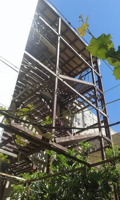 درج حديد خارجي