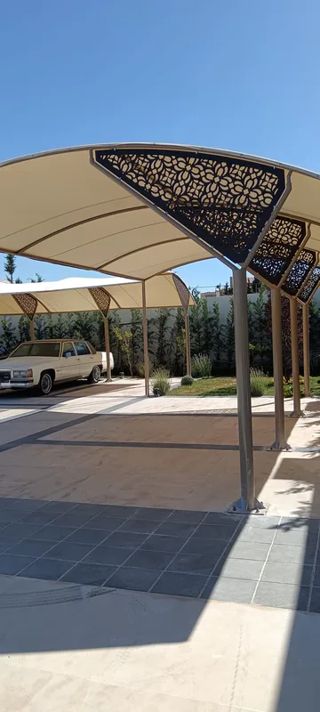 مواقف سيارات فيلا سكنية