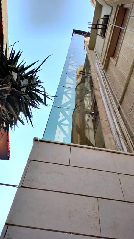 زجاج مصعد