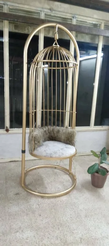 مرجوحة معدنية