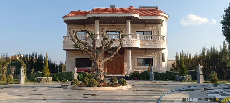 تصميم وتنفيذ موقع عام ومجلس وفيلا سكنية