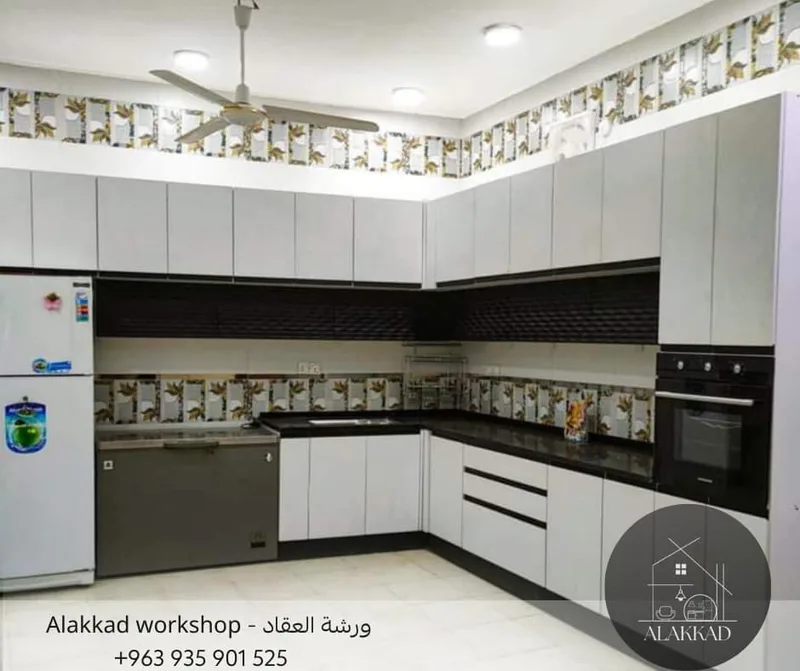 مطابخ حديثة مع مسكات مخفية وأنيقة
