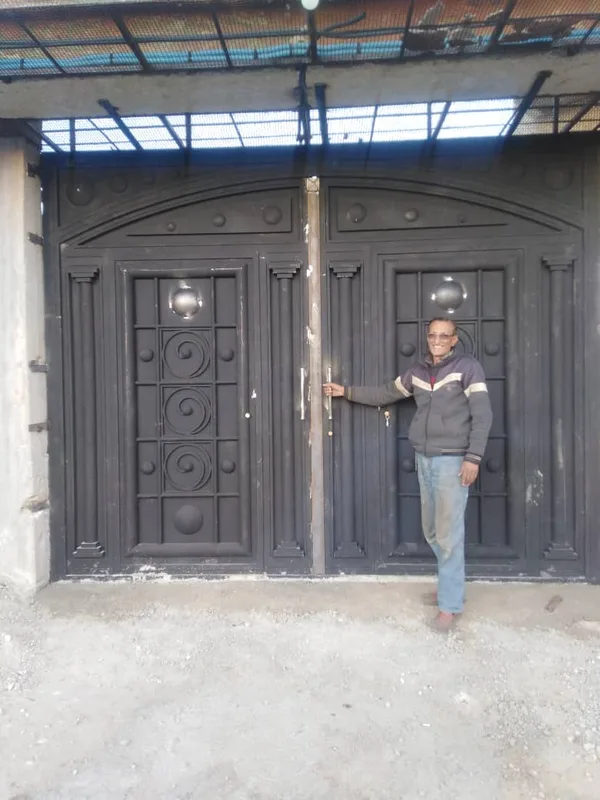 بوابة مع حمايات