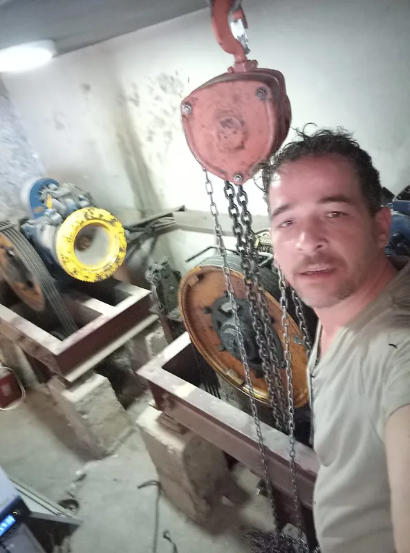 تنفيذ مصاعد