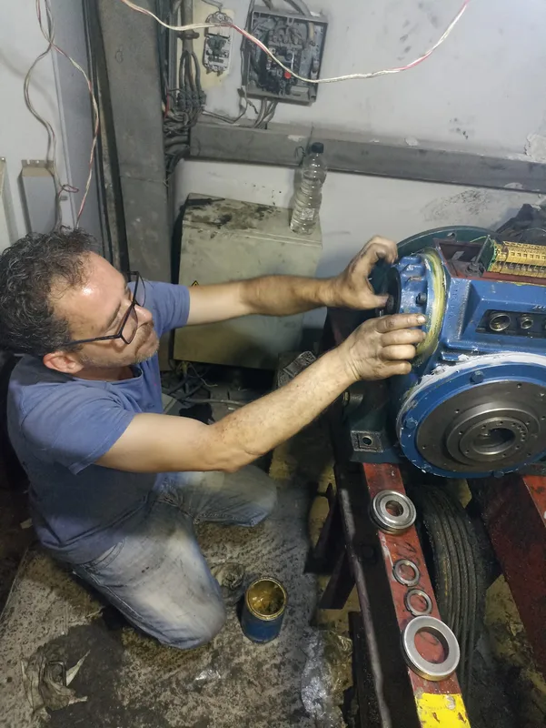 تنفيذ مصاعد