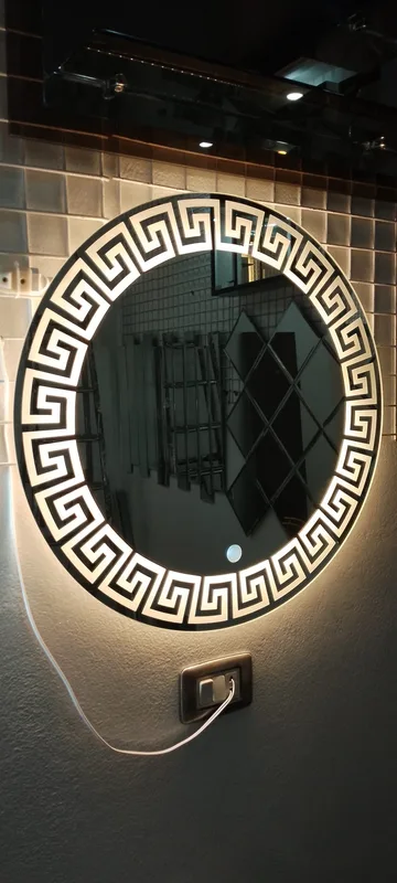 مرايا مع إنارة
